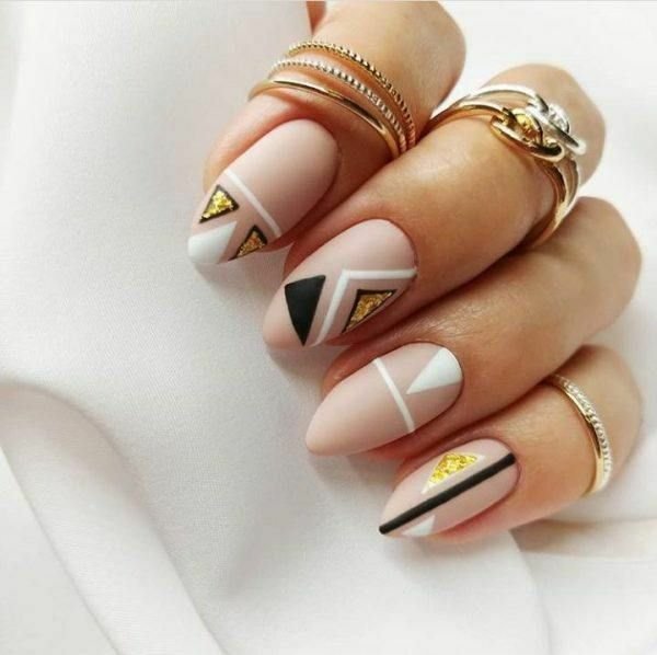 Abstract and Geometric Patterns Nails