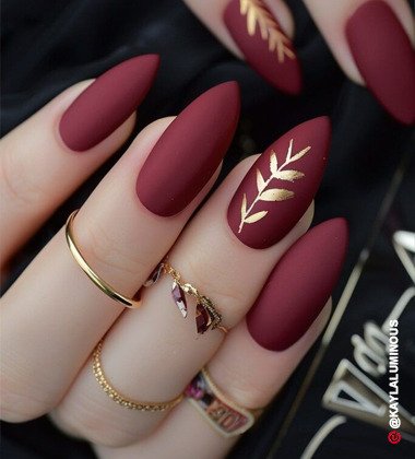 Velvet Matte Texture with Glossy Patterns Nails