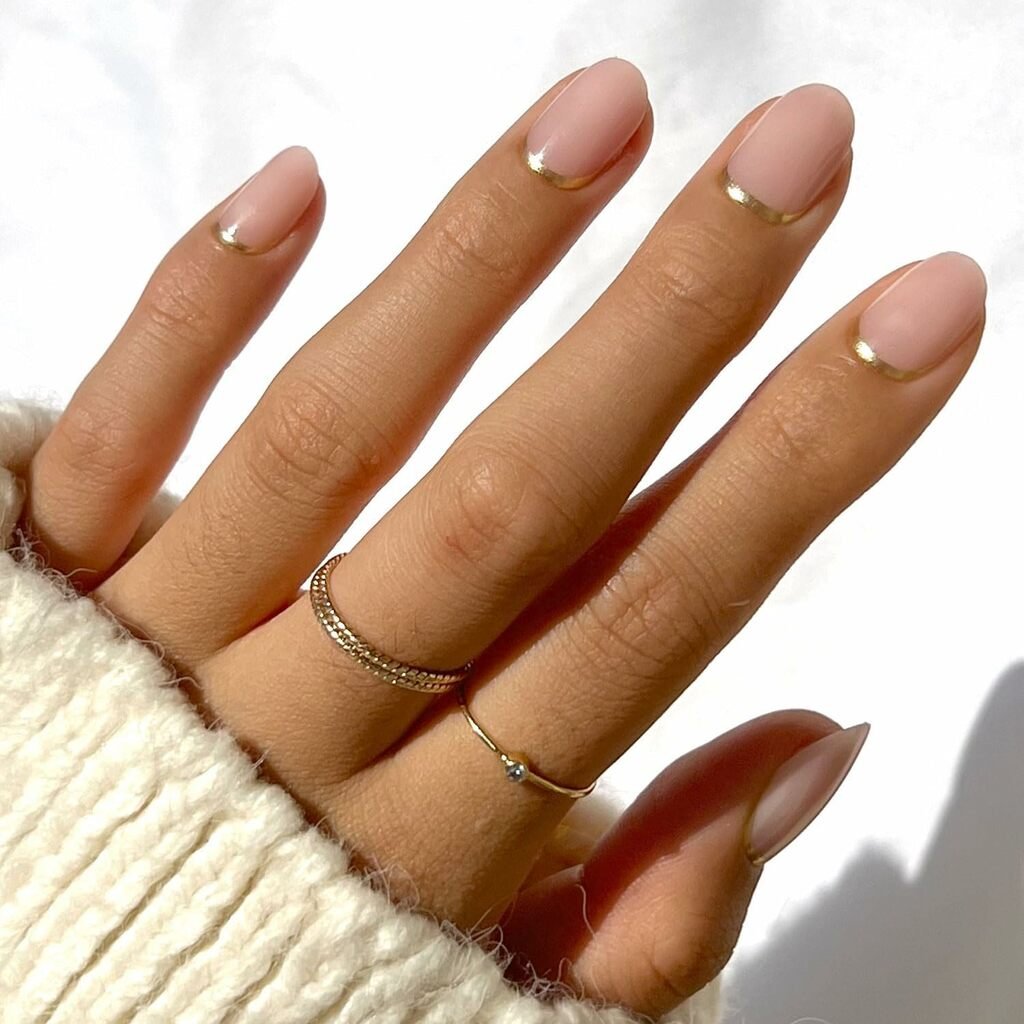 minimalist-nail-design